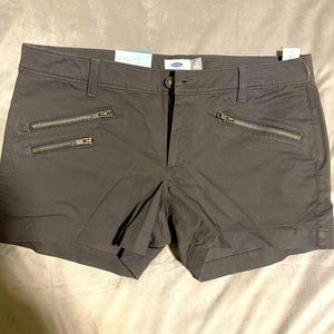 Super cute khaki material Shorts